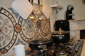 Oven, stovetop, dishwasher