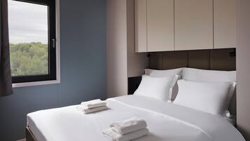 3 bedrooms, iron/ironing board, cots/infant beds, free WiFi