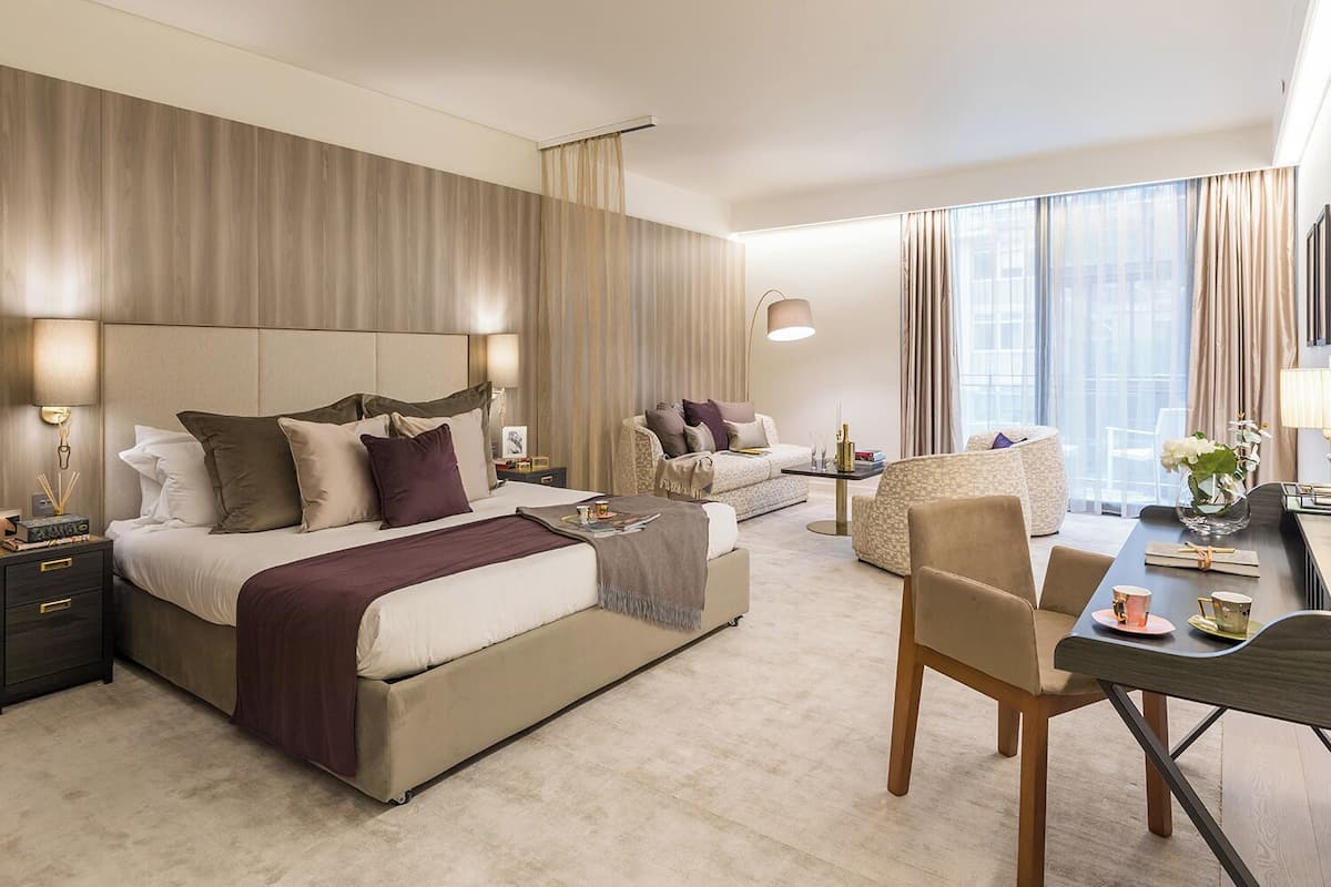 Superior Studio Suite, 1 King Bed | In-room safe, blackout curtains, soundproofing, iron/ironing board