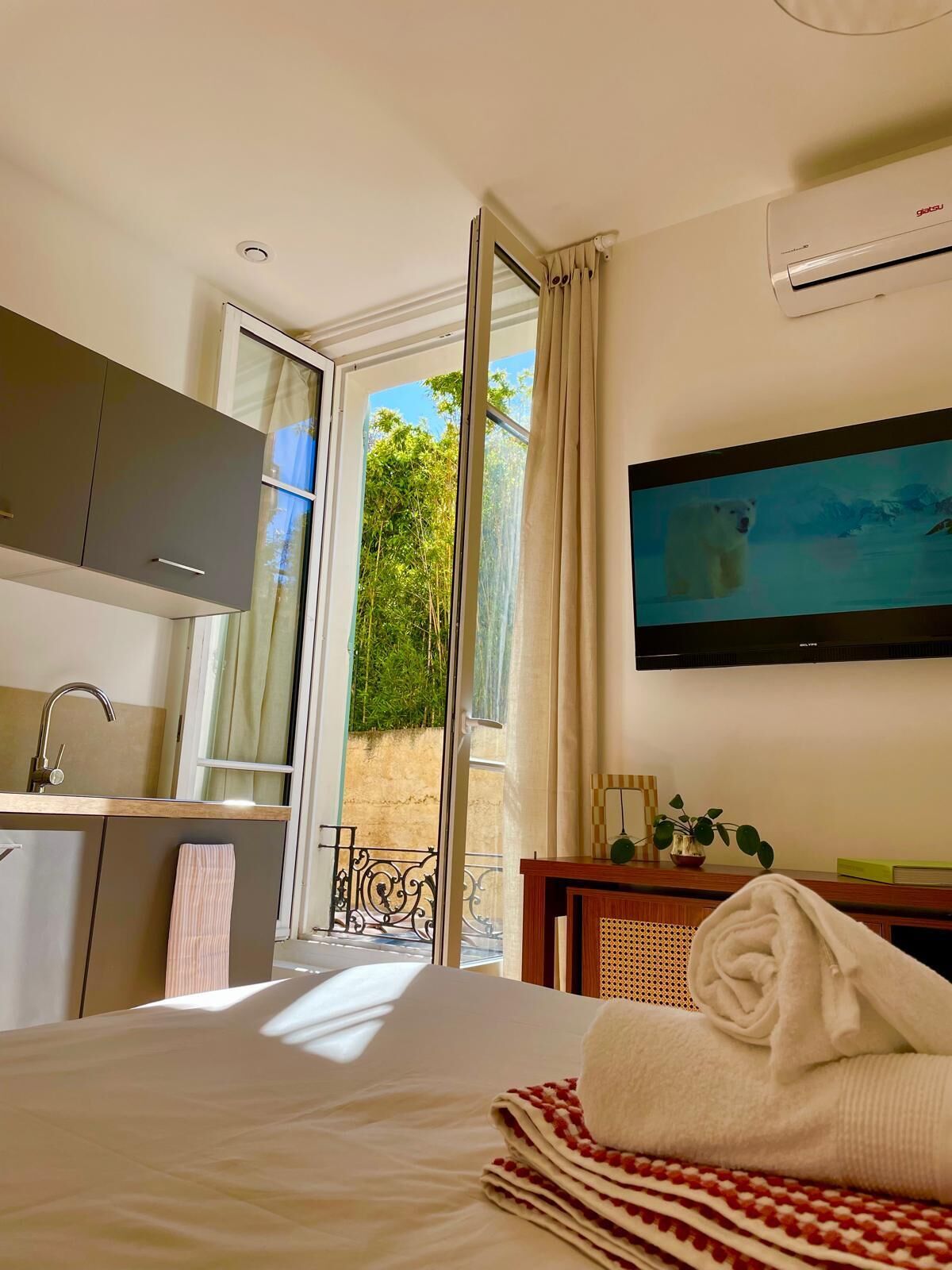 1 bedroom, iron/ironing board, travel crib, WiFi