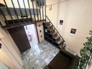 Economy Single Room, City View | Meja, ruang kerja komputer riba, Wi-fi percuma 