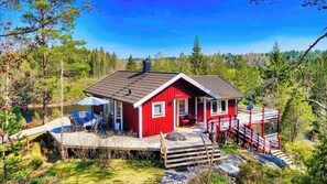 Exterior - Holiday home Tived - directly on lake, sauna, boat, hot tub (Tivedstorp)