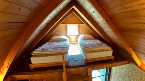 3 habitaciones, tabla de planchar con plancha y cuna de viaje