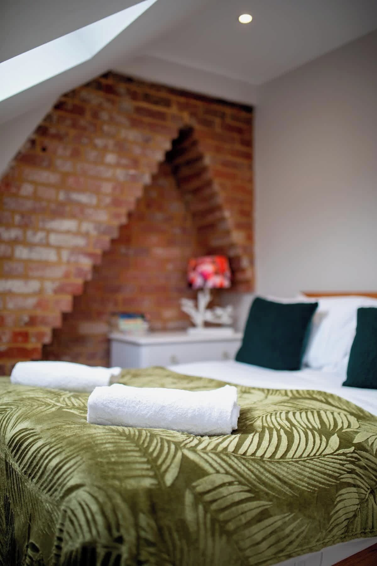 1 bedroom, iron/ironing board, travel cot, WiFi