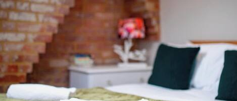 1 bedroom, iron/ironing board, travel cot, WiFi