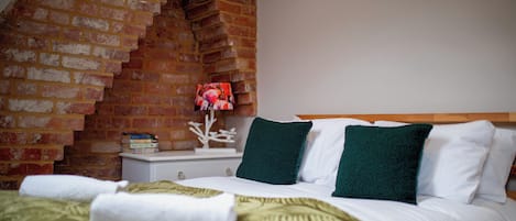 1 slaapkamer, een strijkplank/strijkijzer, wifi, beddengoed