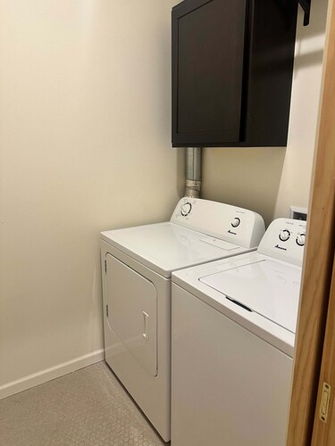 Central Downtown Stay with flex space