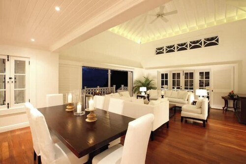 Luxury Point Grey Estate with Pool & Tennis court