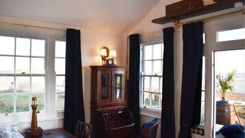 Loft, 1 Bedroom, Smoking, Patio | Dining