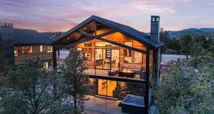 Desert Canyon Casita | Near Zion | Hot Tub | Views