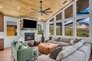 Smart TV, fireplace, video games, ping pong