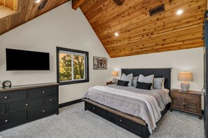 3 bedrooms, travel cot, free WiFi, bed sheets