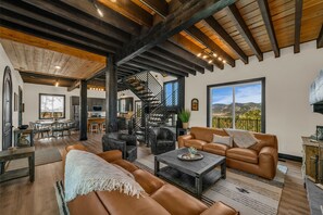 Älytelevisio, takka, videopelejä, kirjoja