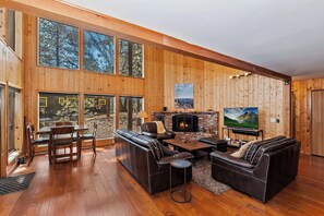 TV, fireplace, offices