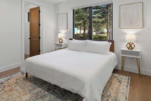 5 chambres, bureau, fer et planche à repasser, lit parapluie