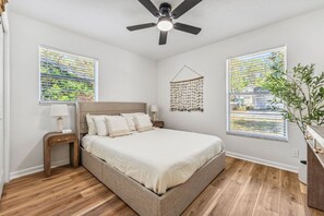 3 bedrooms, desk, iron/ironing board, travel cot