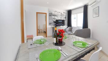 Apartment | Dining