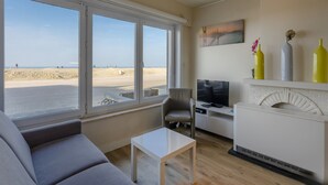 Apartment | Living room - Renovated Ground-floor Apartment in Koksijde (Koksijde)
