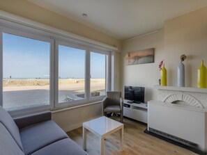 Apartment | Living room - Renovated Ground-floor Apartment in Koksijde (Koksijde)