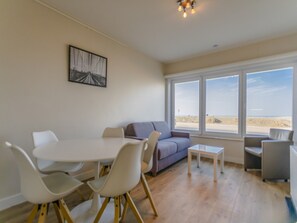Apartment | Living room - Renovated Ground-floor Apartment in Koksijde (Koksijde)
