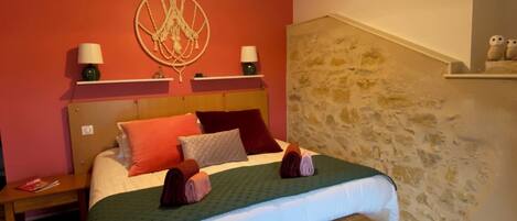 1 bedroom, WiFi, bed sheets