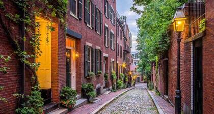 Winery Farmhouse w/ Private Hot Tub & Wine Tasting