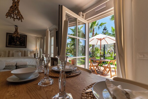 Dining - Bambú Blanco Apartment (Las Lagunas de Mijas)