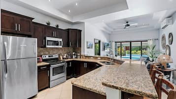 Nhà, quang cảnh vườn | Bếp riêng