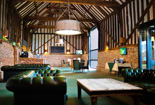 Lodge in Caldecott Hall With Private Hot Tub