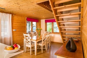 Apartment | Dining - Lodge in Caldecott Hall With Private Hot Tub (Great Yarmouth)