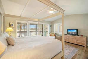 3 bedrooms, travel cot, free WiFi, bed sheets - Seascape Boardwalk Villa 199*5 minute walk to beach! (Miramar Beach)