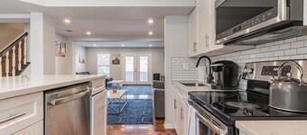 District Townhome | Two Free Parkings by DCottage