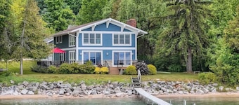 LakeHaus Vibes + Hot Tub