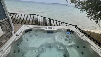 Bain à remous extérieur