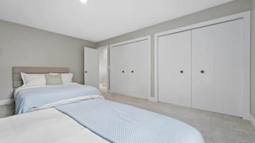 4 bedrooms, travel crib, WiFi, bed sheets