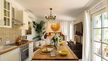 Køleskab, ovn, kogeplade, opvaskemaskine