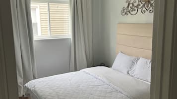 3 bedrooms, iron/ironing board, WiFi, bed sheets