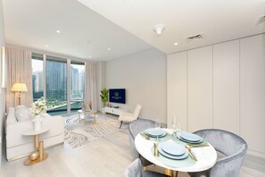 In-room dining - SIMPLY COMFORT  Bright Apartments Steps from Marina Walk (Dubai)