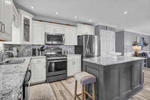 Réfrigérateur, micro-ondes, four, lave-vaisselle