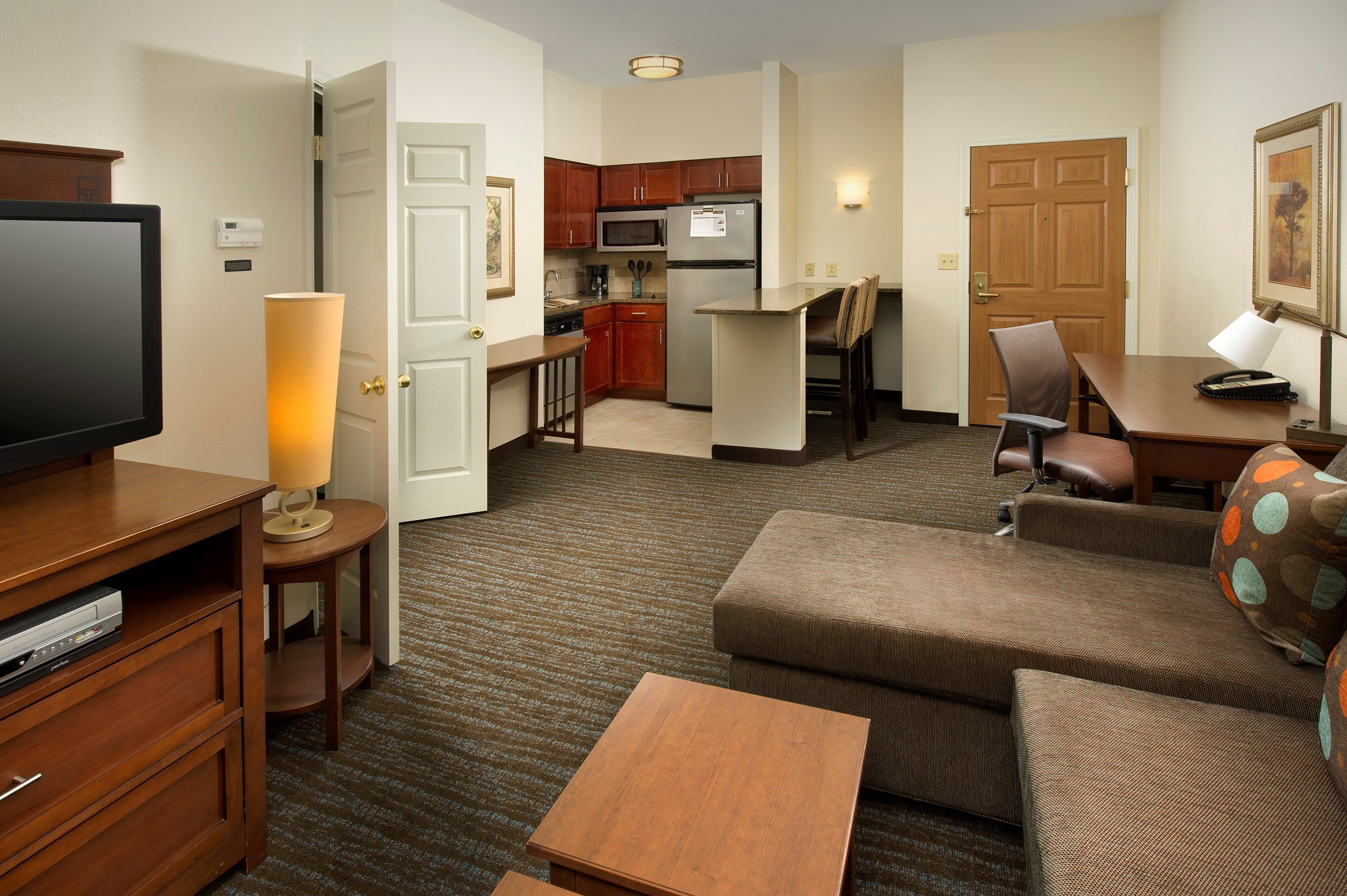TV, DVD player, offices