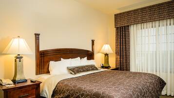 2 bedrooms, in-room safe, iron/ironing board, free WiFi