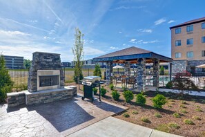 Outdoor dining - Spacious 2-Bedroom Suite Near Nashville, TN (Mount Juliet)