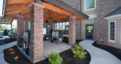 Equipped Suite | Free Daily Breakfast, Pool Access + Gym Access