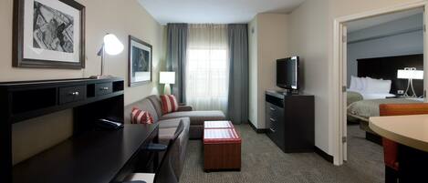 1 bedroom, in-room safe, iron/ironing board, free WiFi