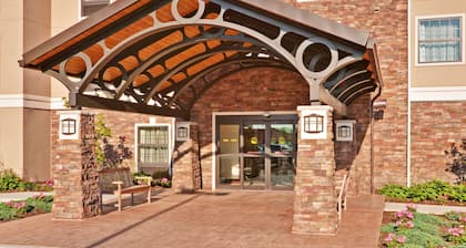 Largest 2-BR Suite, Sleeps 7 Near Buffalo