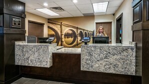 Lobby - Free Breakfast. Shared Pool & Hot Tub. Studio Near Texas Tech University & University Medical Center. (Lubbock)