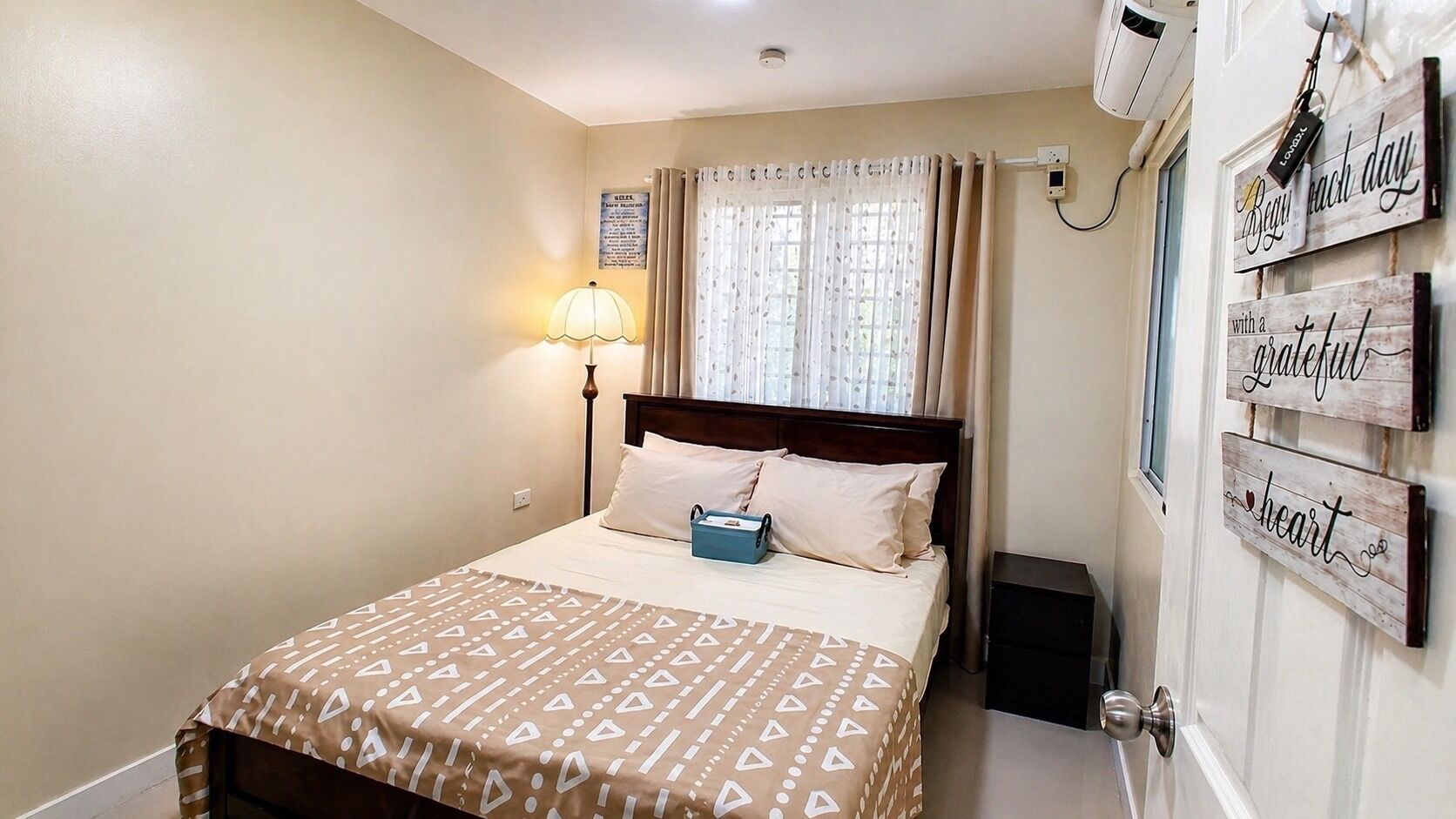 2 Schlafzimmer, Zimmersafe, Schreibtisch, Bügeleisen/Bügelbrett