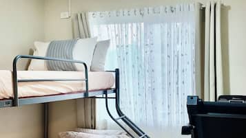 2 bedrooms, in-room safe, desk, iron/ironing board