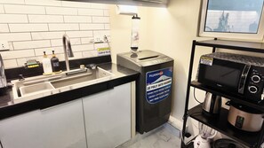Fridge, microwave, stovetop, coffee/tea maker