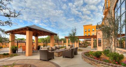 King Suite. Free Breakfast Buffet. Near Texas Tech University!